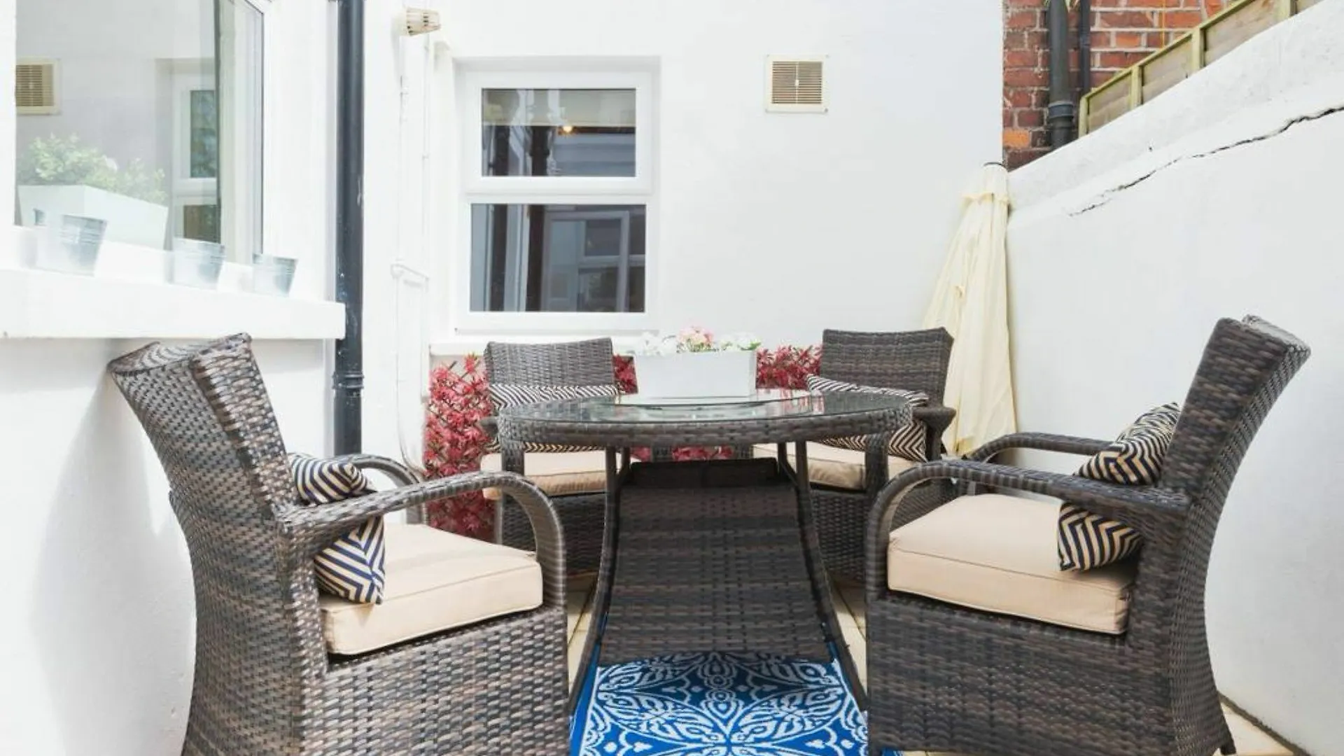 2 Bedroom Riverside Apartment Sleeps 5 Dublin