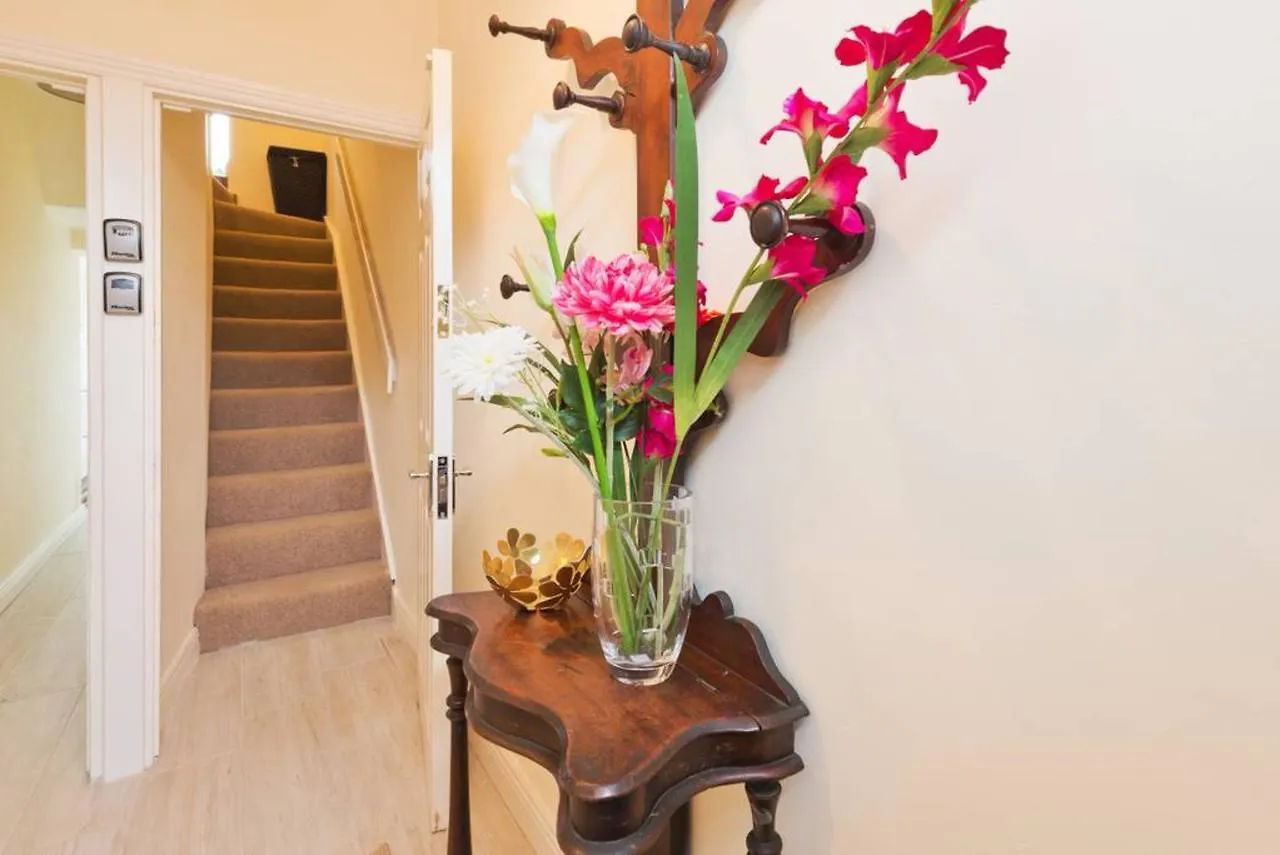 2 Bedroom Riverside Apartment Sleeps 5 Dublin