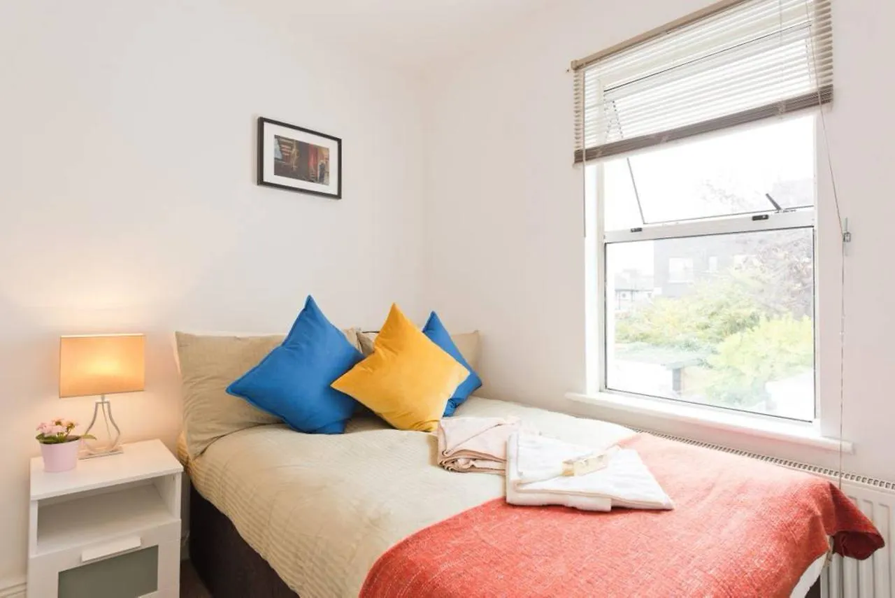 2 Bedroom Riverside Apartment Sleeps 5 Dublin Irland