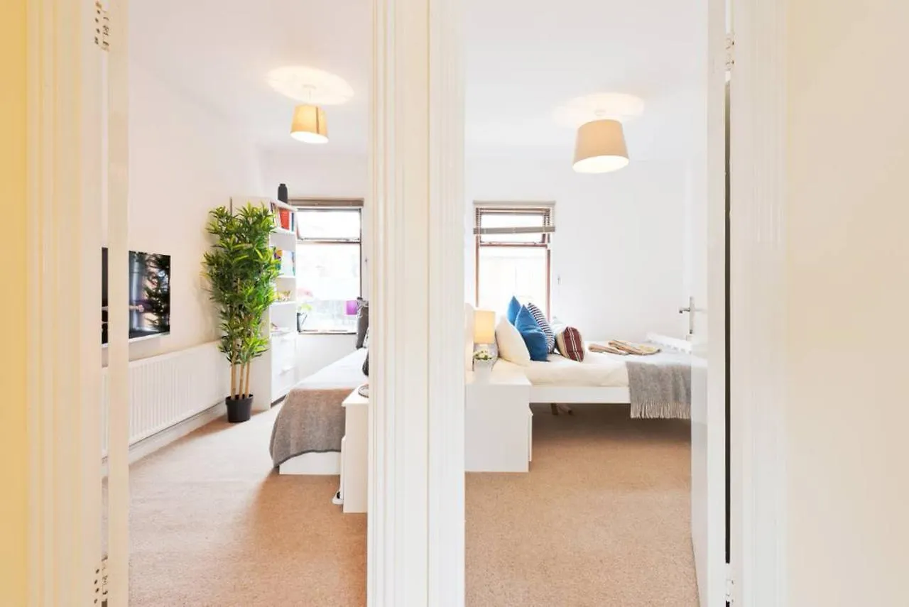 2 Bedroom Riverside Apartment Sleeps 5 Dublin