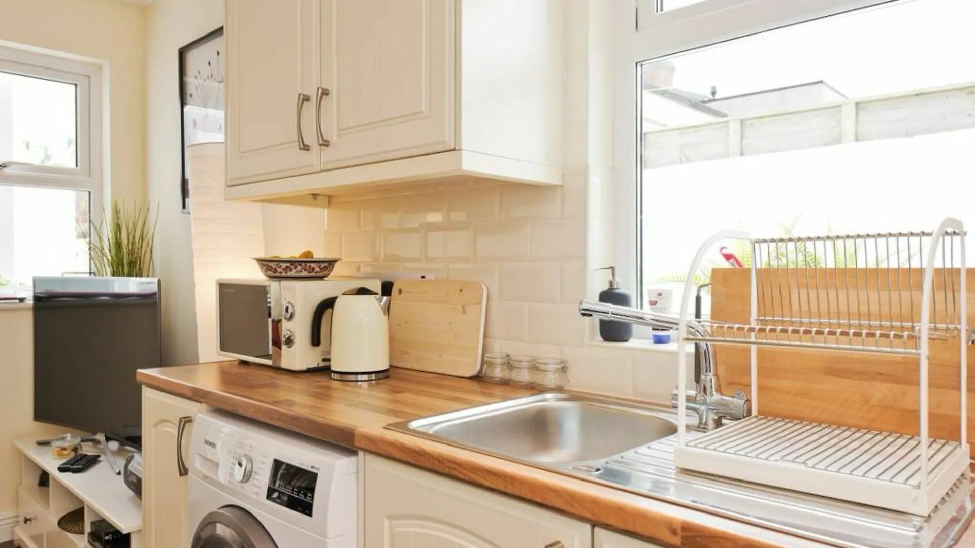2 Bedroom Riverside Apartment Sleeps 5 Dublin