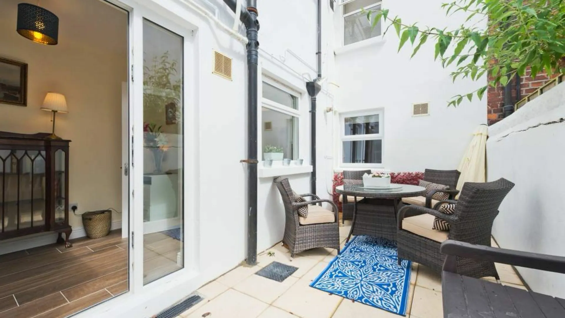 2 Bedroom Riverside Apartment Sleeps 5 Dublin